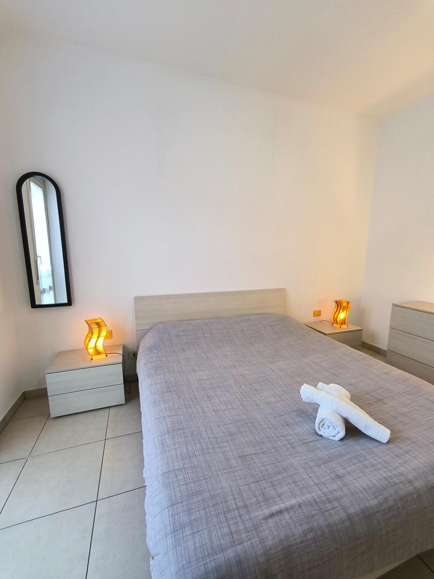 Portello Flat With Balcony Apartment Milan